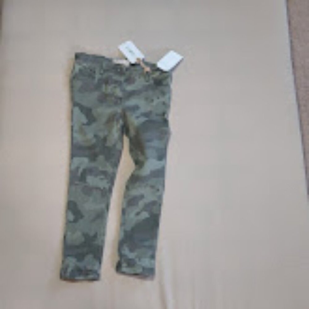 Cammo  Jeans with ripped knees